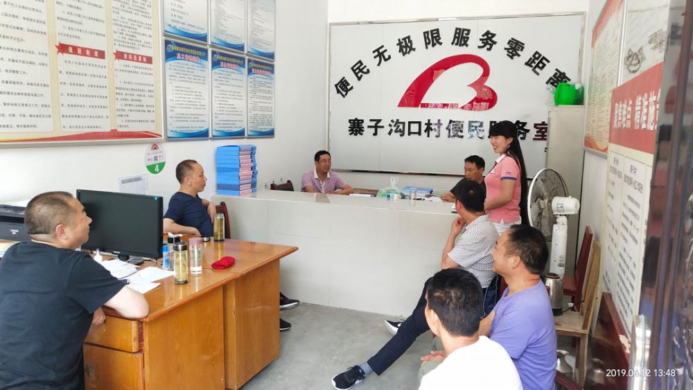 走村入户送温暖,精准扶贫暖人心